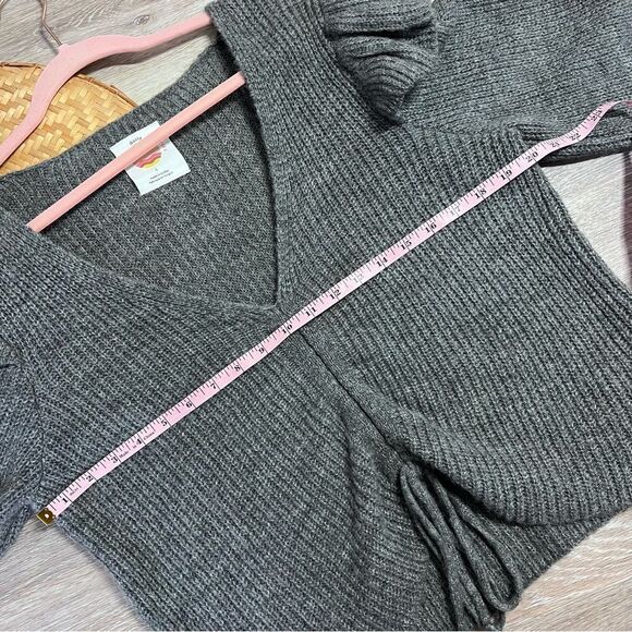 Anthropologie daily practice gray ruffled knit sweater women’s size‎ L - Picture 4 of 8